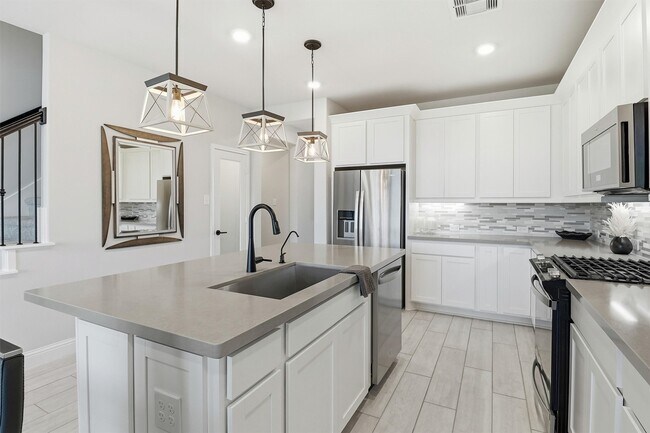 Building Photo - 10126 Water Harbor Dr