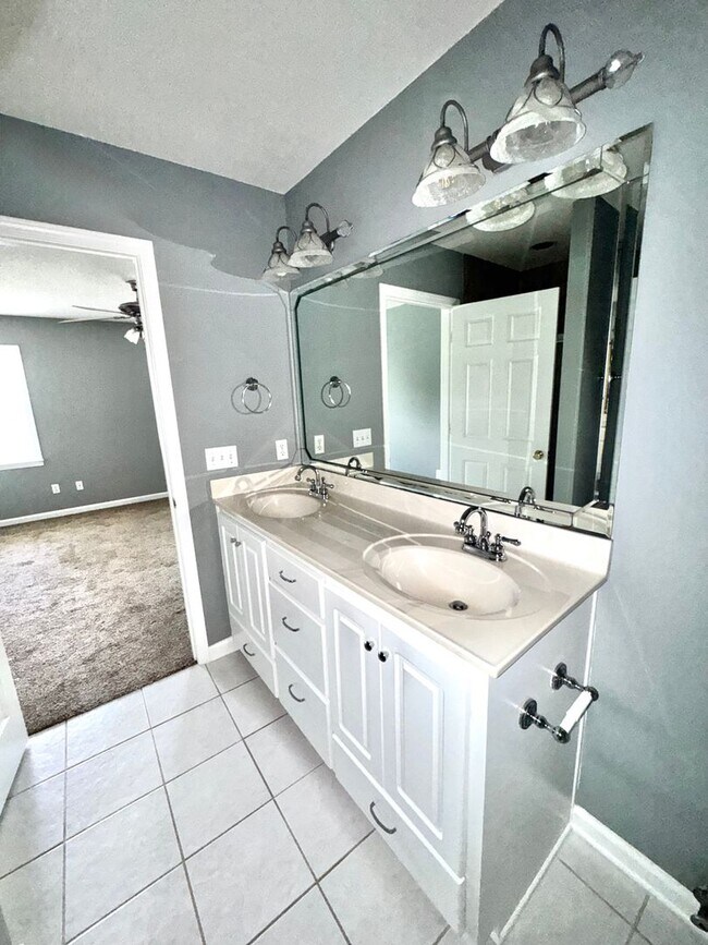 Building Photo - 3085 Achey Dr