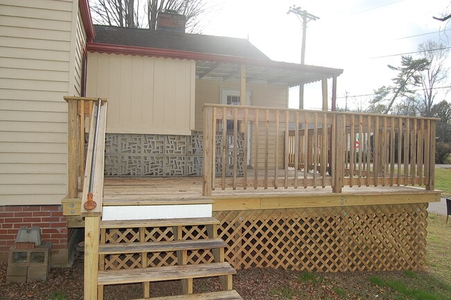 Building Photo - 1719 McClung Ave