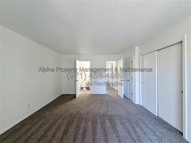 Building Photo - 18317 SW Jann Dr