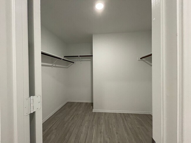 Building Photo - Single family home for rent