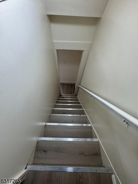 Building Photo - 10 Riverside Pl