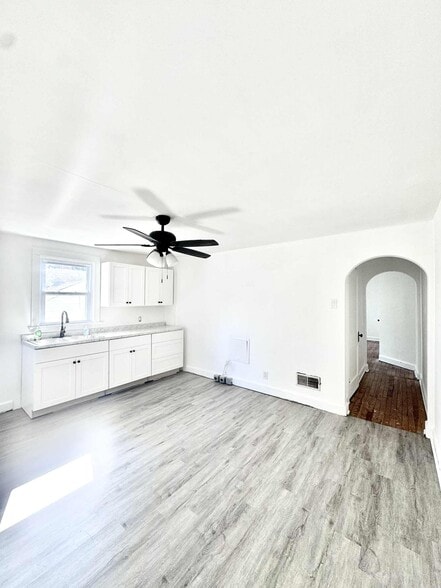 Primary Photo - 212 S Chestnut St