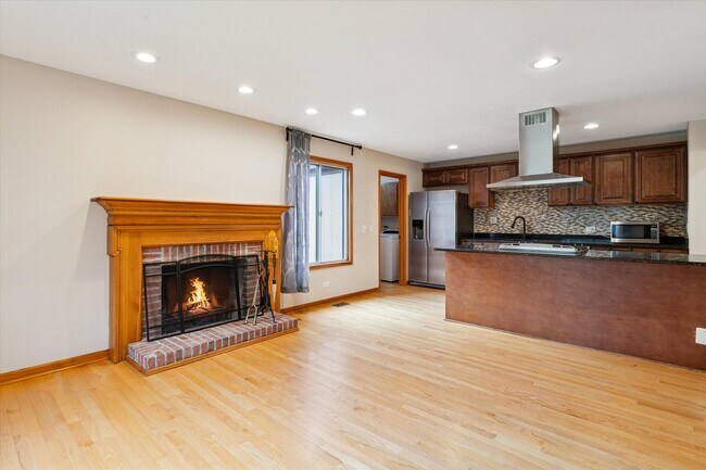 Building Photo - 1410 Fairfax Ln