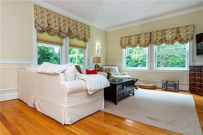 Building Photo - 7 Gibson Ave