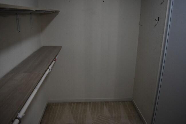 Building Photo - 924 Christy Ct