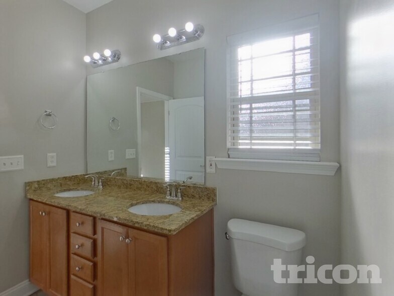 Building Photo - 506 Airdale Ln