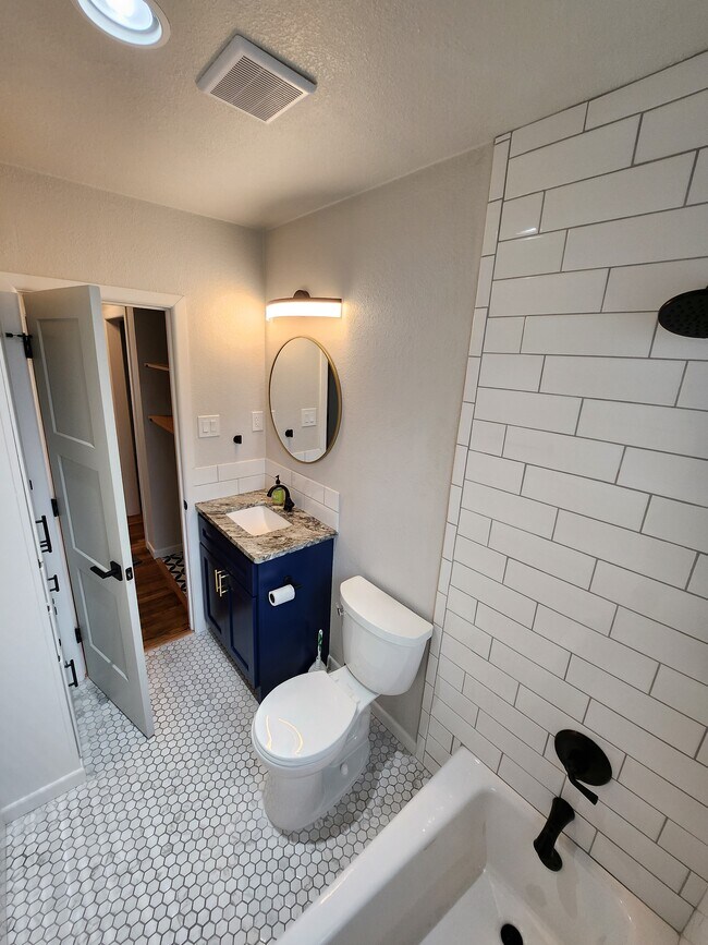 Building Photo - 1503 S 15th St