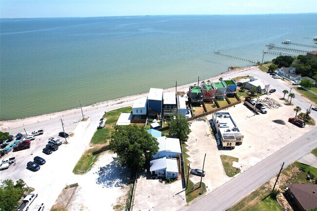 Primary Photo - 4507 W Bayshore Dr