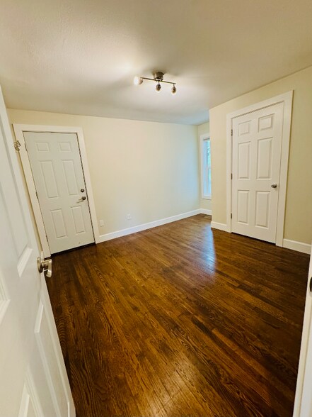 Building Photo - 5416 31st Ave SW