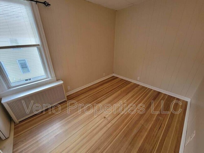 Building Photo - 307 Altamont Ave.