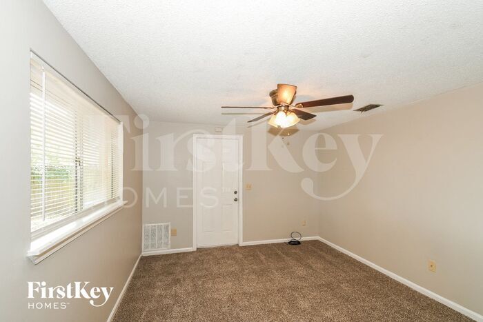 Building Photo - 6988 Oriely Dr S