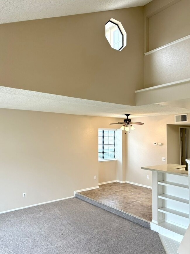 Building Photo - Beautiful Upland Townhome for Lease