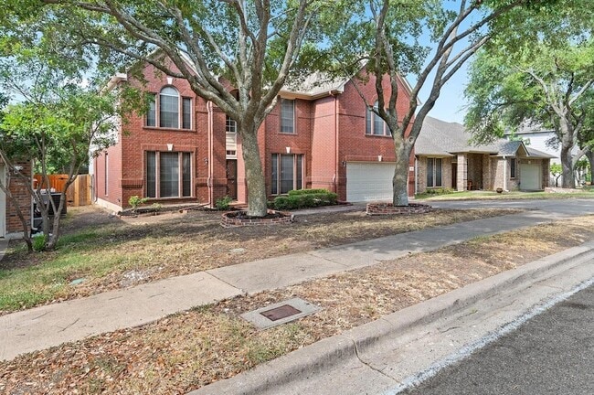 Building Photo - 1601 Chasewood Dr
