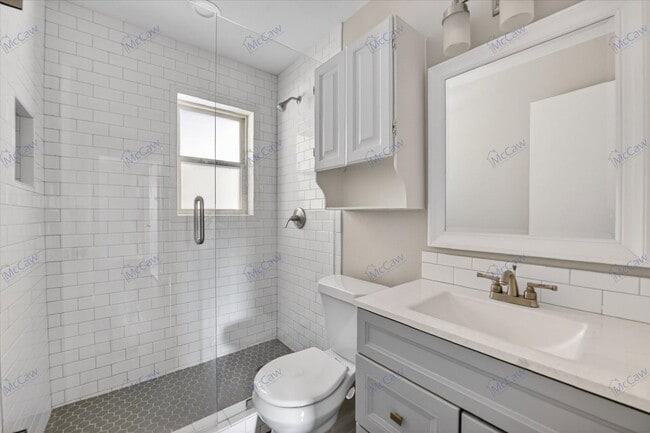 Building Photo - 206 N Graves St