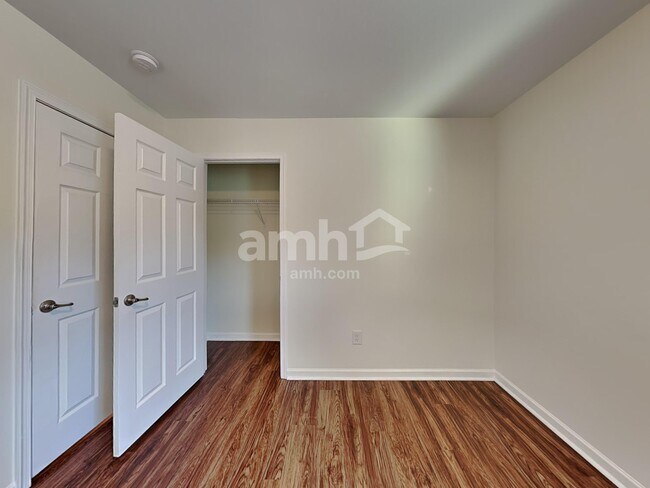 Building Photo - 1861 Cottage Grove Way