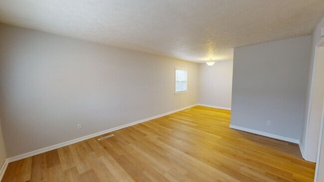 Building Photo - 3 BEDROOMS, 1 FULL BATHROOM + 2 CAR Carport Beautiful Single Family house available to show NOW f...