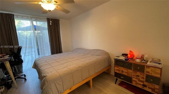 Building Photo - 1651 NE 115th St