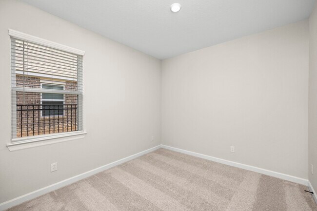 Building Photo - 6015 Diamond Leaf Ct