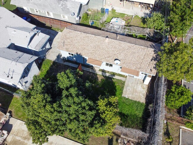 Building Photo - 2165 Sepulveda Ave