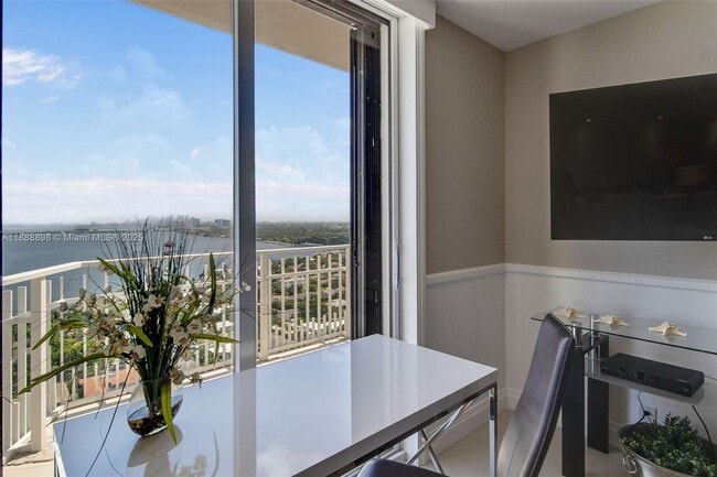 Building Photo - 4000 Towerside Terrace