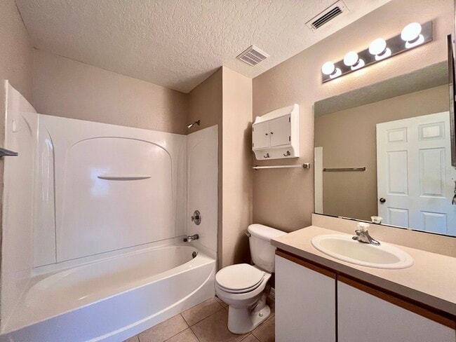 Building Photo - Waterford Chase-Osprey Ridge Community 3 B...