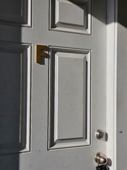 Building Photo - 129 Camphor Cir