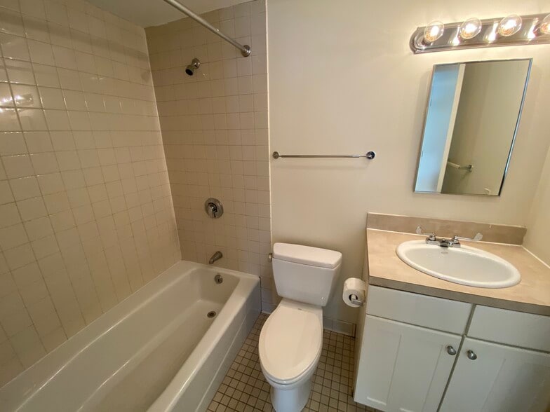 Building Photo - 7 Boylston Sq