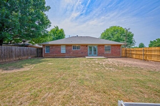 Building Photo - Very Nice 3 Bedroom 2 Bath Home in Norman Schools