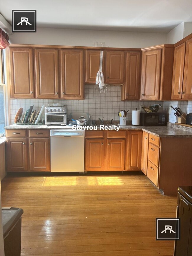 Building Photo - 3 bedroom in Brookline MA 02445