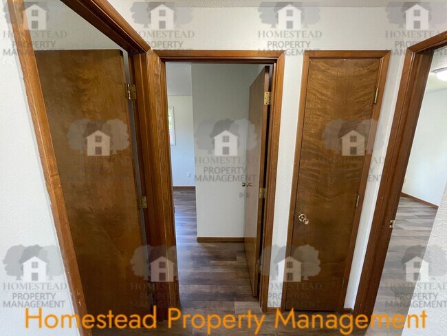 Building Photo - 567