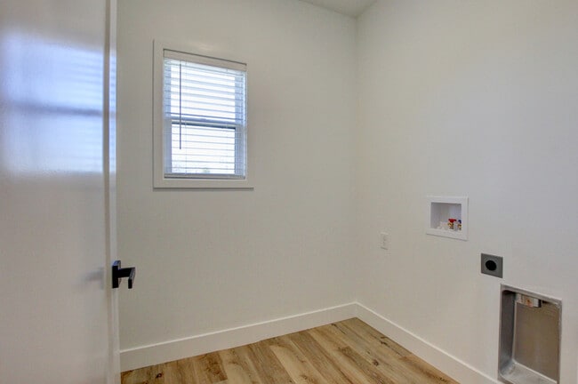 Building Photo - 102 Rosenwald St