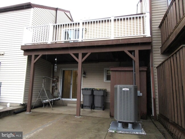 Building Photo - 227 E Green Valley Cir