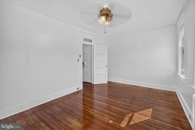 Building Photo - 623 Farragut St NW