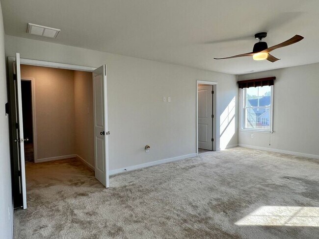 Building Photo - 8180 Lyman Ct