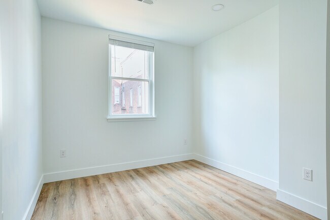 Building Photo - 3023 Harper St