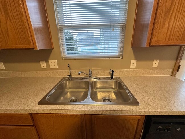 Building Photo - 135 Saratoga St