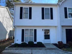 Building Photo - 462 Peachtree Ridge Dr NW