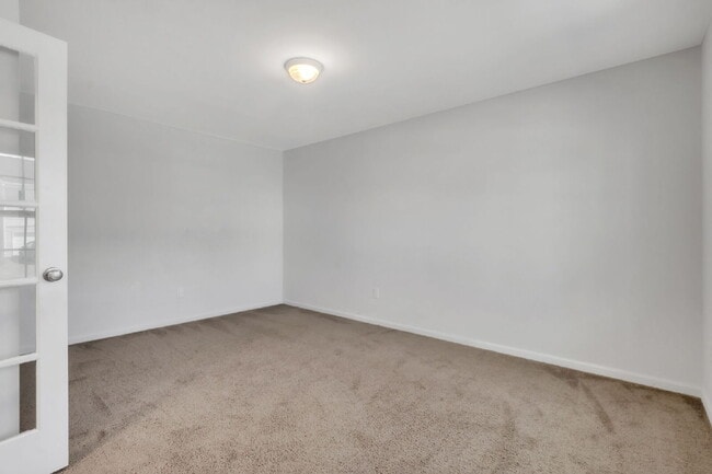 Building Photo - Modern 4-Bedroom Home in Butler Knoll in I...