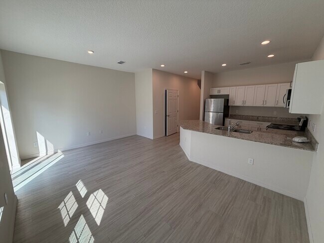 Building Photo - 2138 Penny Ln