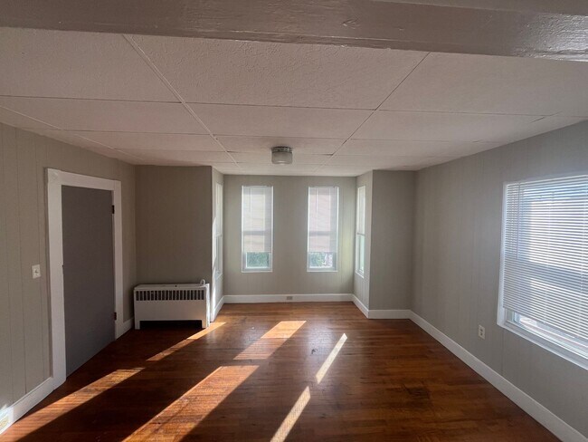 Building Photo - 36 Fisher St