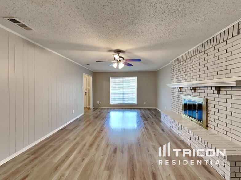 Building Photo - 611 Madison Ct