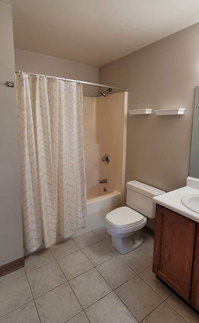 Second bedroom bathroom - 2984 E River Rd