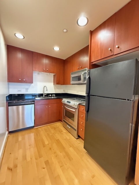 Building Photo - 585 9th St