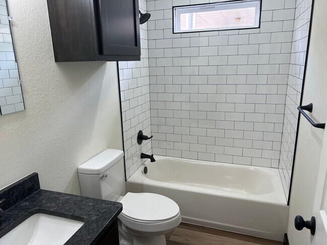 Building Photo - 2 bed 2 bath new build in 2024