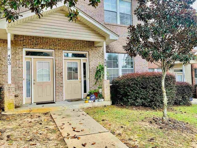 Building Photo - Location, Location! Completely Remodeled S...