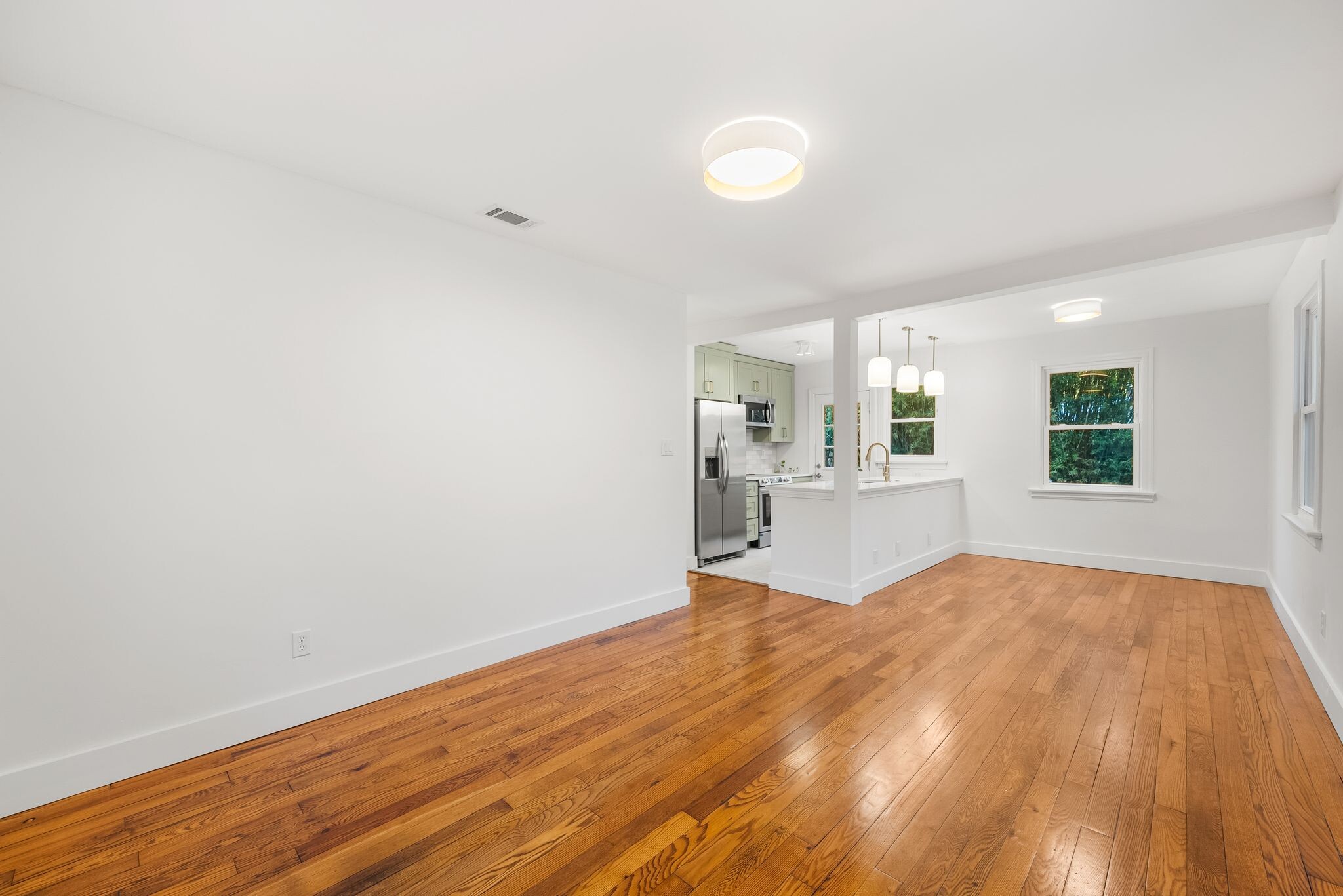 Building Photo - 1010 NE 7th Pl