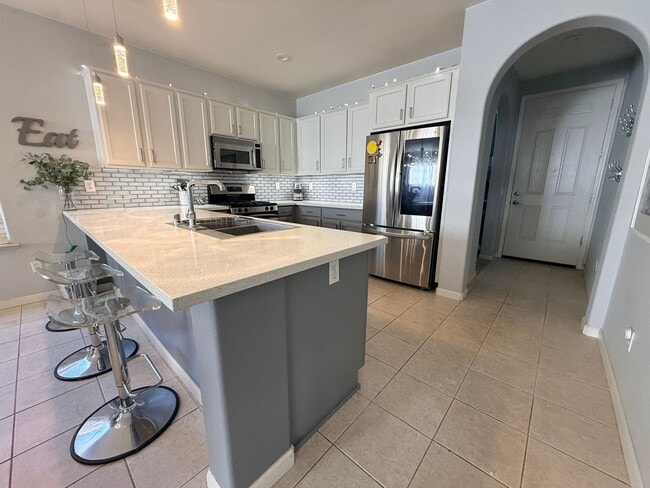 Building Photo - Beautiful 3bd/2ba Natomas Home with 2 Car Garage!