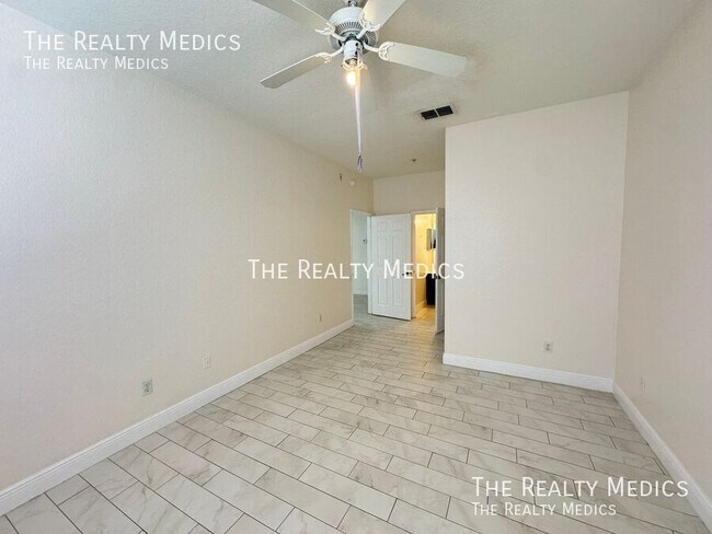 Building Photo - 13512 Turtle Marsh Loop