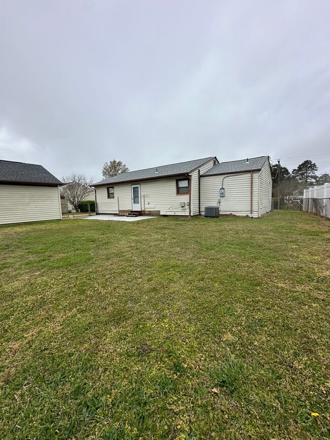 Building Photo - Single Family Home Close to Military bases in Diamond Springs Rd. area